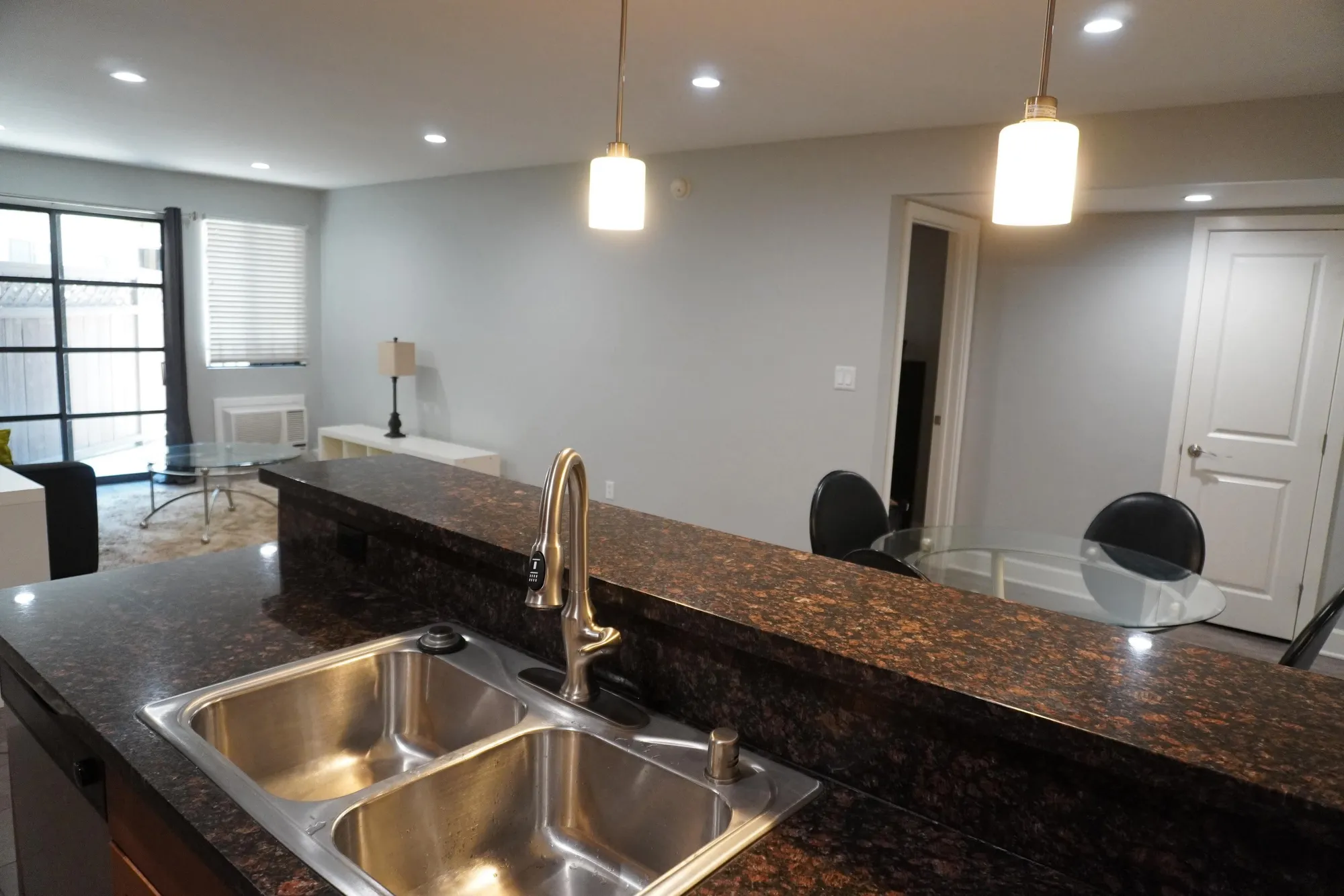 Roebling - FULL PROPERTY LEASE (LOOKING FOR 3 TENANTS), ucla, 10982 Roebling Ave, Los Angeles, CA 90024, USA, Photo:4