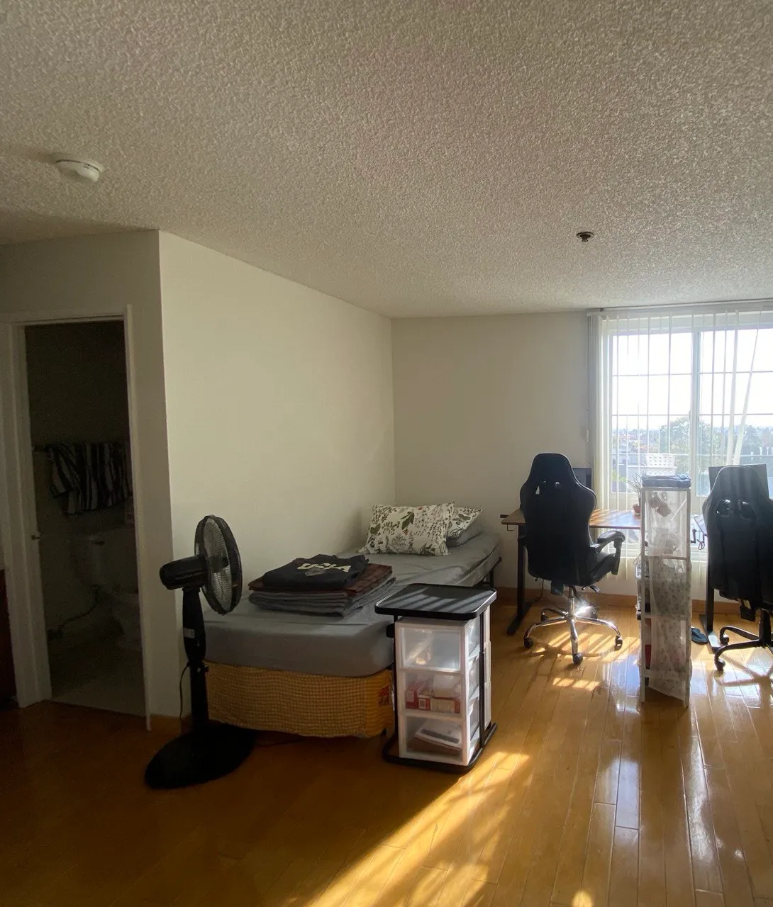 The Wilshire Villa, ucla, 10811 Ashton Ave, Los Angeles, CA 90024, USA