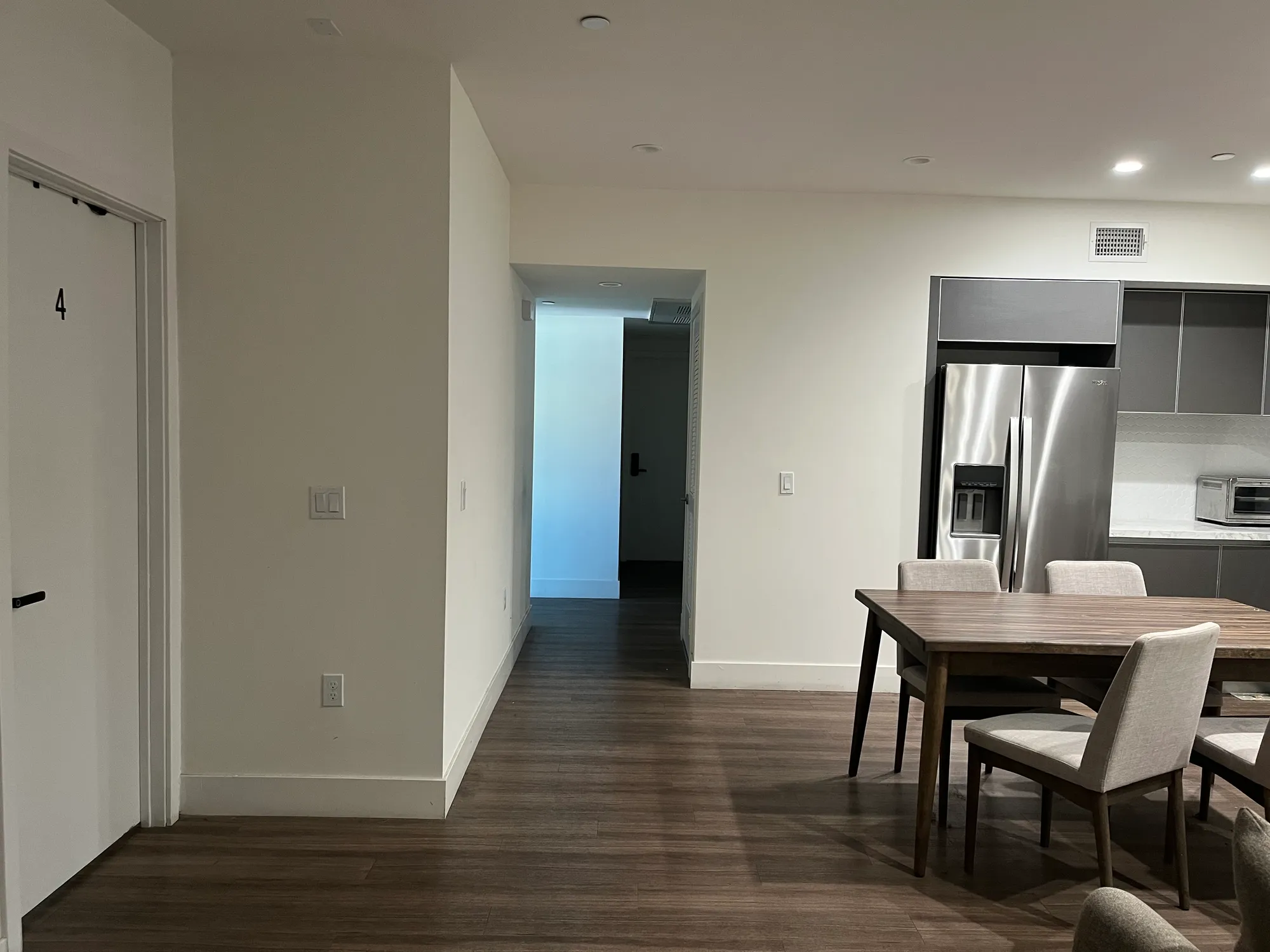 Private Room & Bath near UCLA, ucla, 1450 S Barrington Ave, Los Angeles, CA 90025, USA, Photo:1