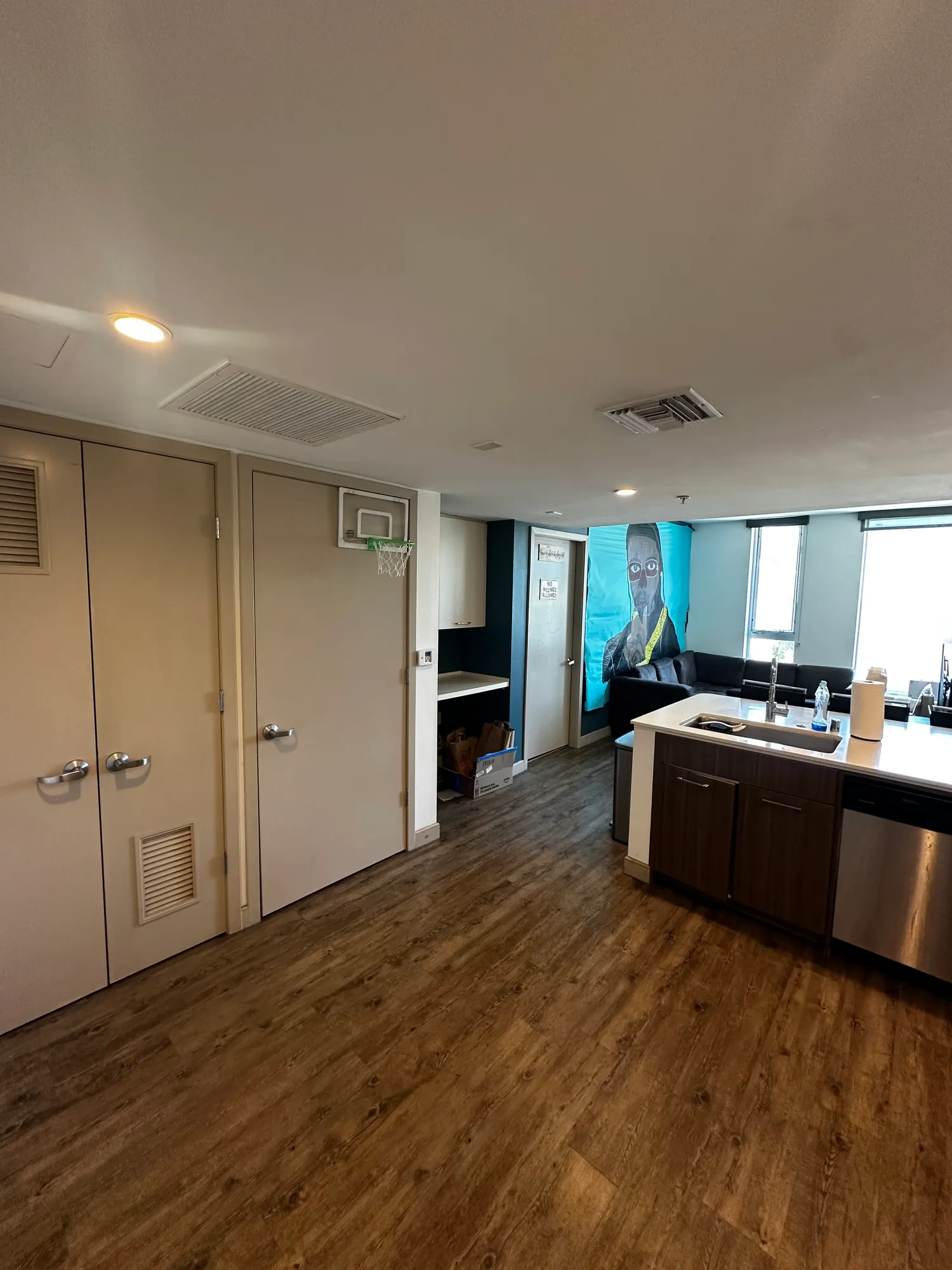 2 bed/2 bath Fully Furnished Apartment by UCLA Campus, ucla, 11024 Strathmore Dr, Los Angeles, CA 90024, USA, Photo:3
