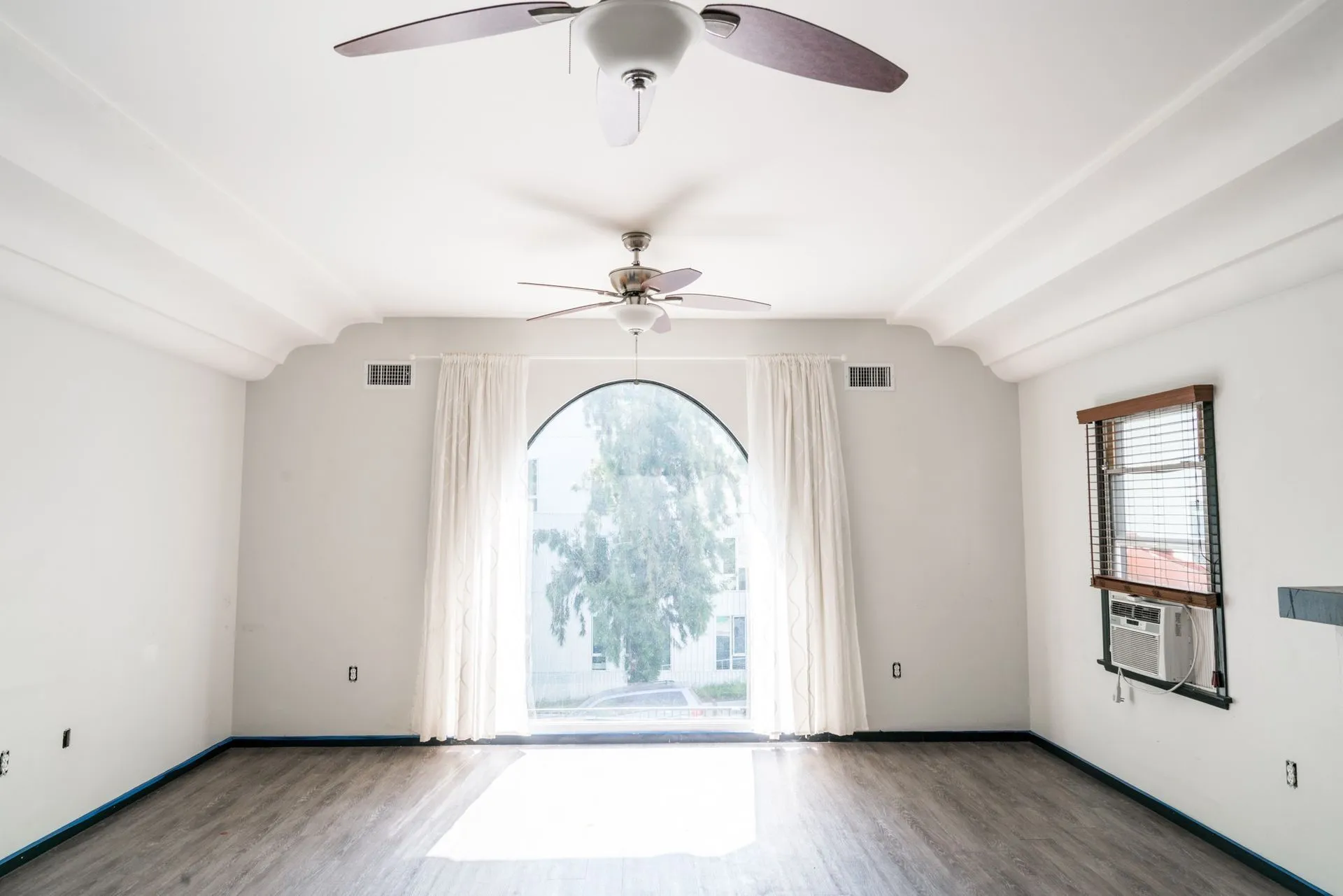 Strathmore Apartment, ucla, 11023 Strathmore Dr, Los Angeles, CA 90024, USA