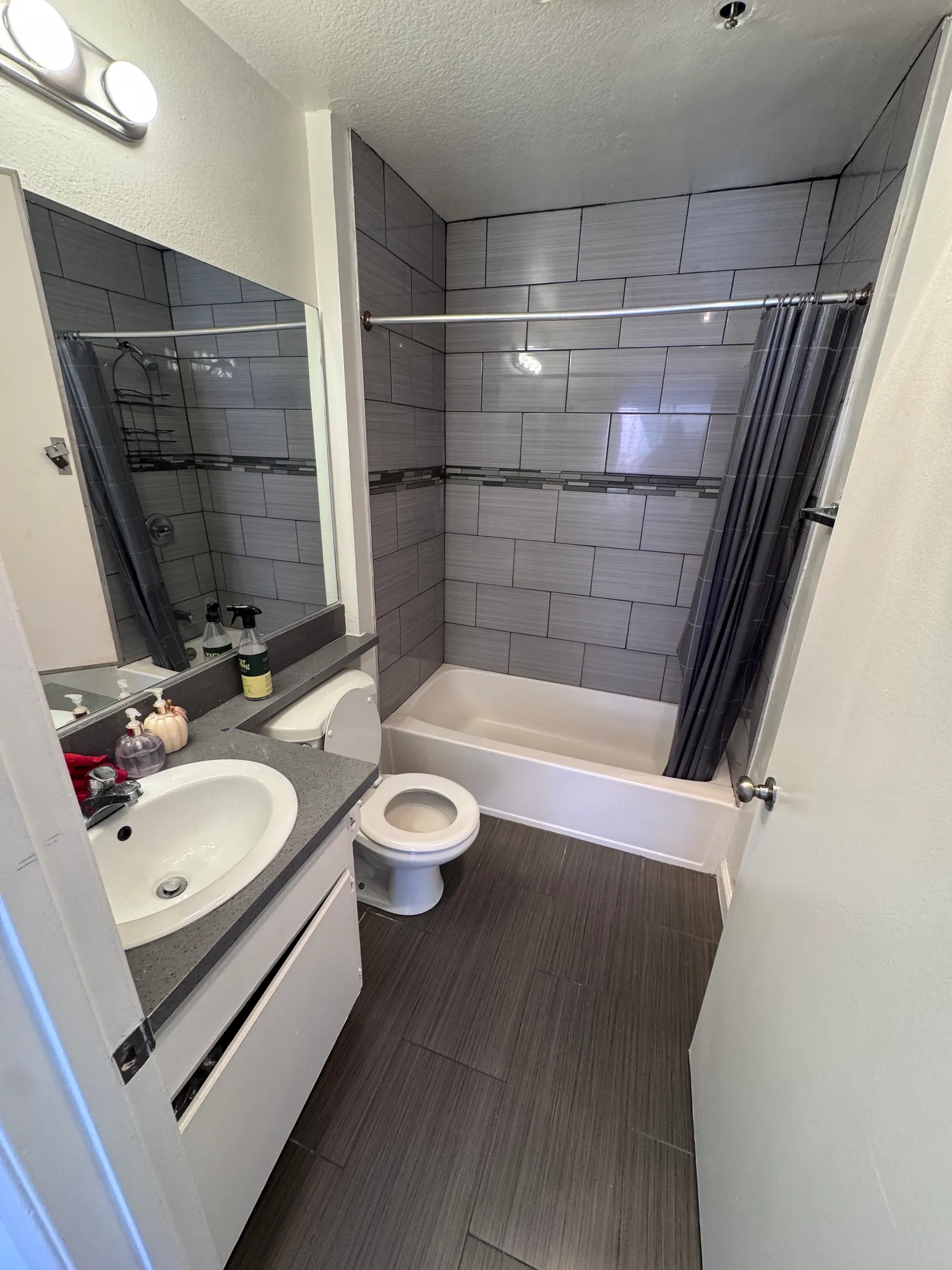 Private Bedroom/Bathroom with Shared Kitchen/Living Room, ucla, 403 Landfair Ave, Los Angeles, CA 90024, USA, Photo:2