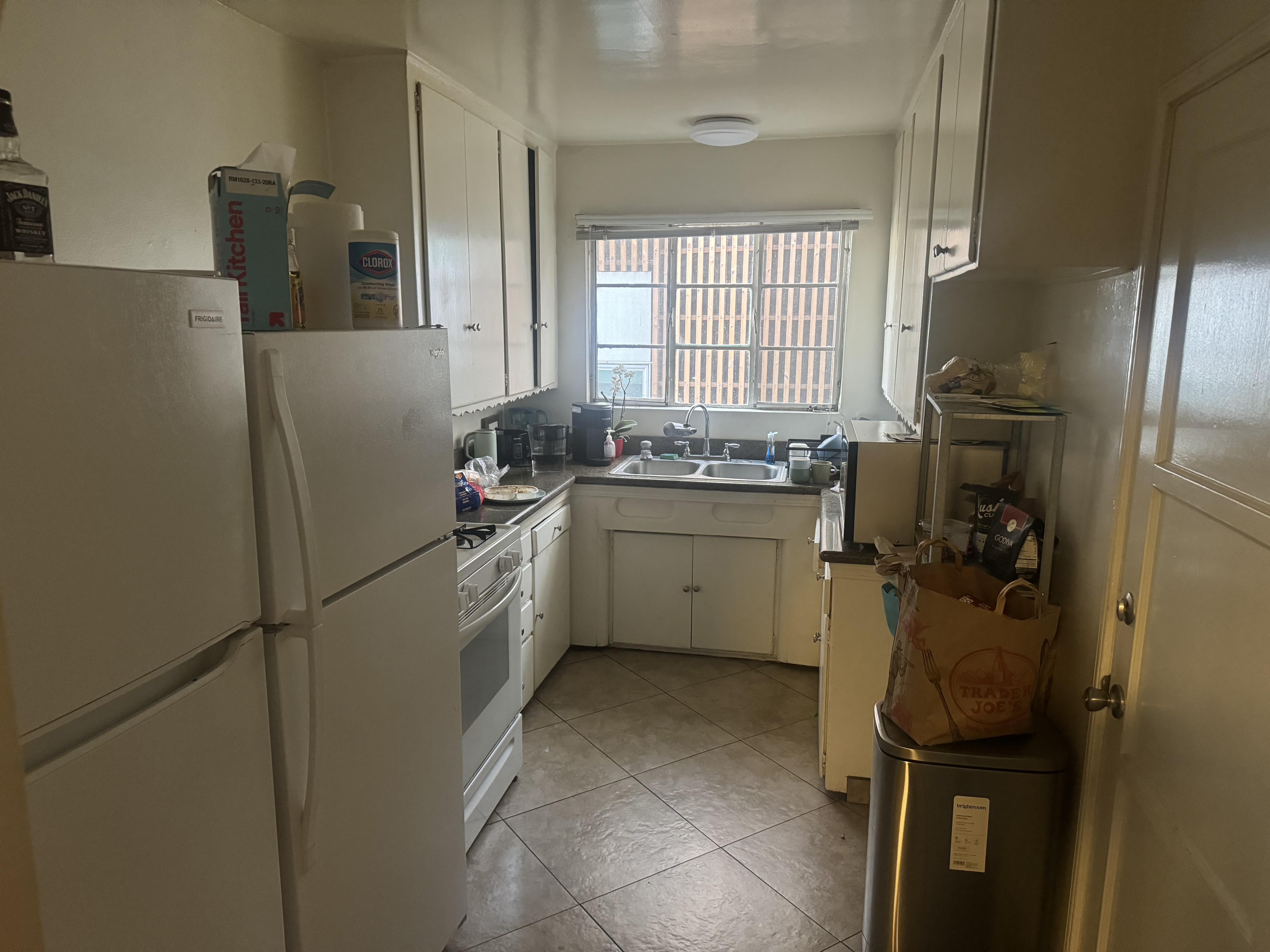 Furnished 6-Person Apt in Westwood, ucla, 529 Glenrock Ave, Los Angeles, CA 90024, USA, Photo:4