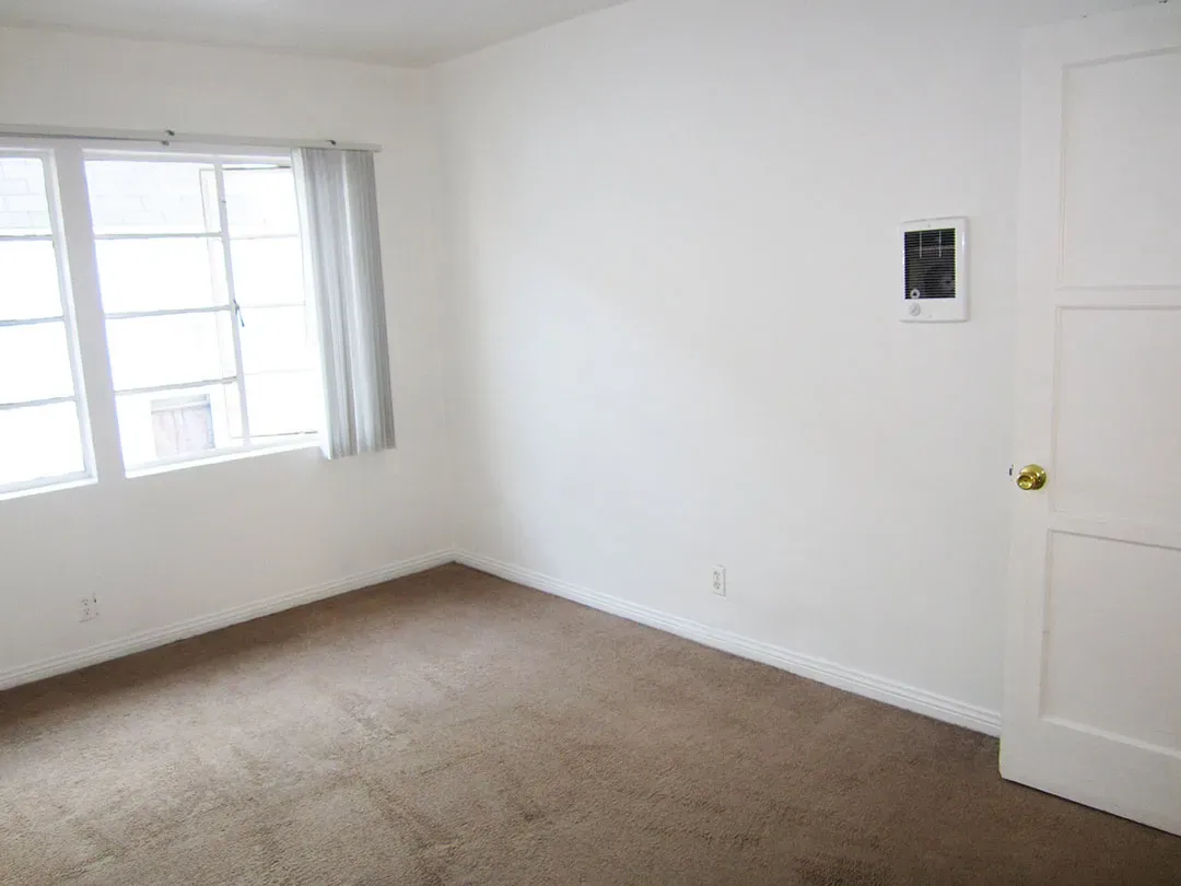 DOUBLE NEAR UCLA - MOVE IN ASAP, ucla, 10973 3/4 Roebling Ave, Los Angeles, CA 90024, USA