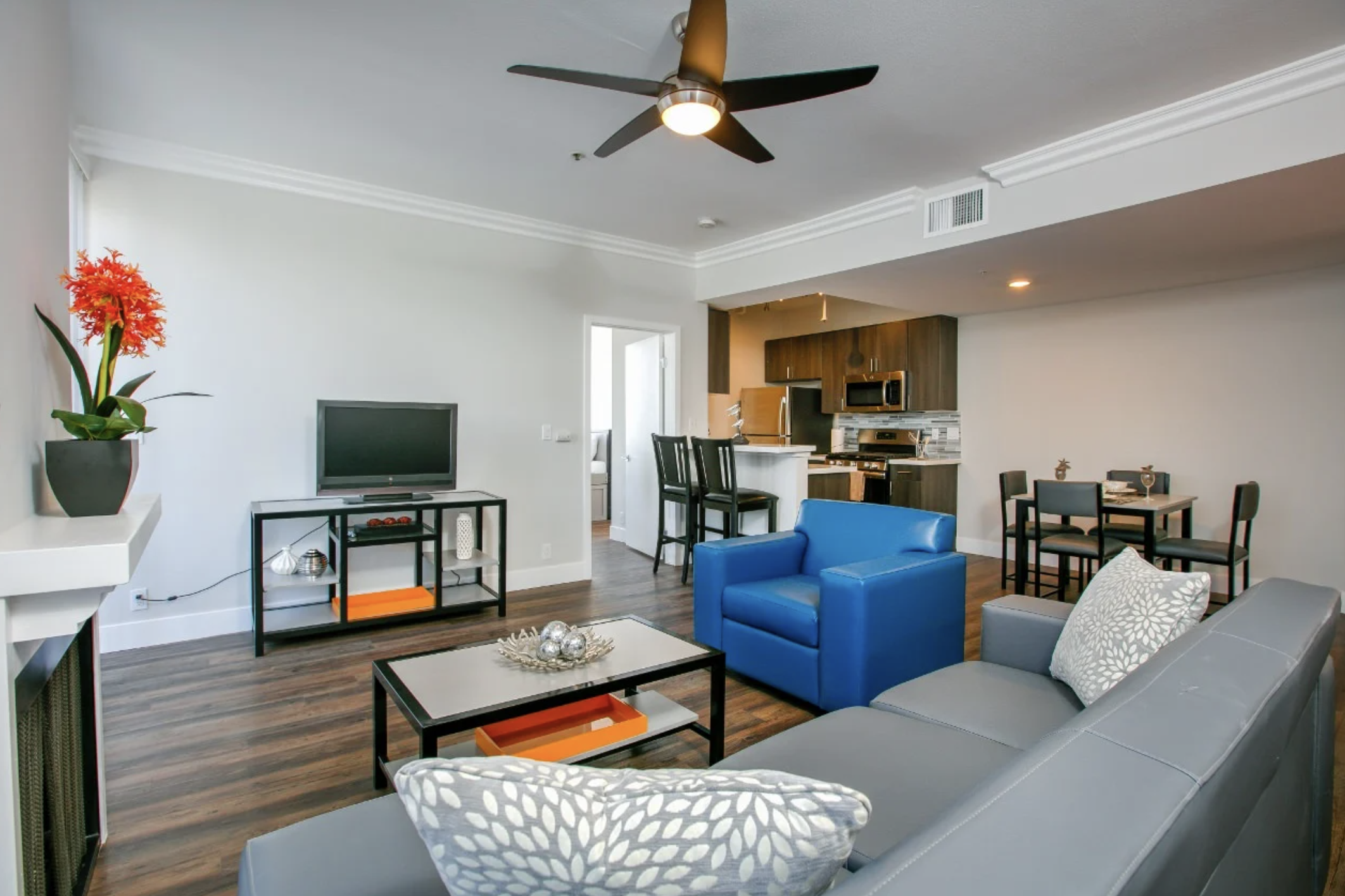 Midvale Apartments, ucla, 540 Midvale Ave, Los Angeles, CA 90024, USA